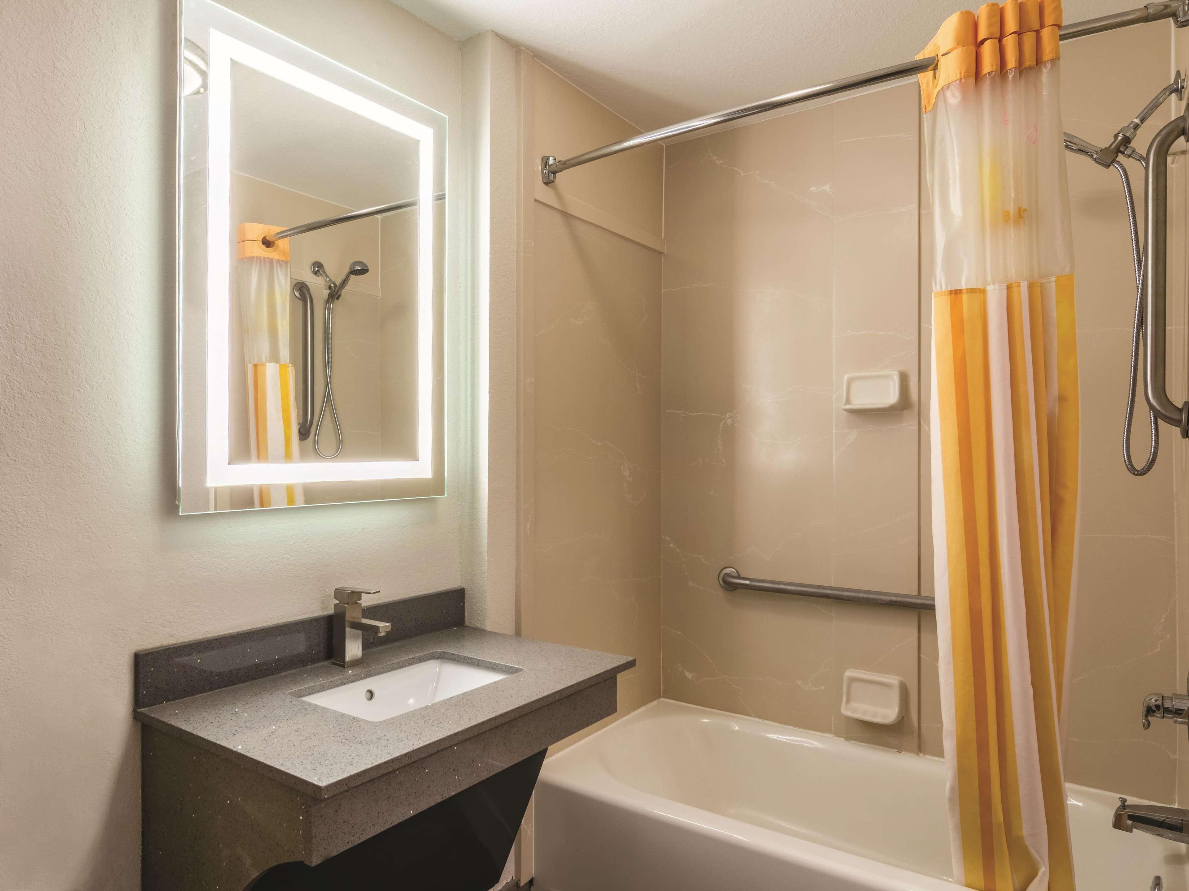 La Quinta By Wyndham פרטוויל מראה חיצוני תמונה